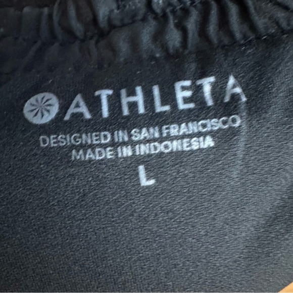 Athleta Camo Racer Running Short - Picture 4 of 9
